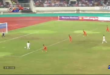 VIDEO: Thủ môn Thanh Tuấn cứu cho U19 Việt Nam 1 bàn thua trông thấy