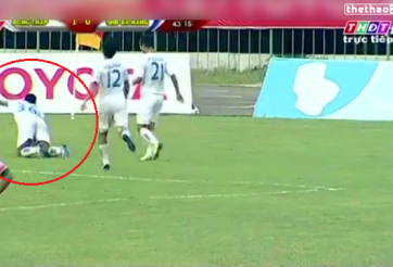 VIDEO: Chân sút Đà Nẵng tái hiện màn ăn mừng 'dọa ma' của Gomis trước Man Utd