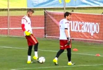 VIDEO: De Gea xỏ háng Iker Casillas trong buổi tập của TBN