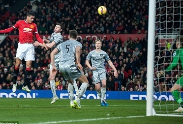 Cầu thủ Man United lập kỷ lục Guinness cùng Ronaldo và HLV Mourinho