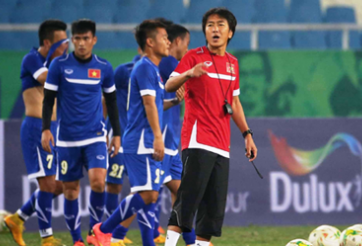 HLV Miura lý giải việc loại tiền đạo Lê Văn Thắng