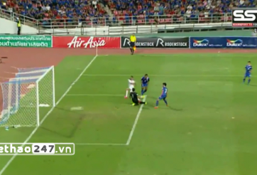 VIDEO: Biểu cảm hài hước của Ronaldo khi lần đầu tiên được phỏng vấn bằng tiếng Anh