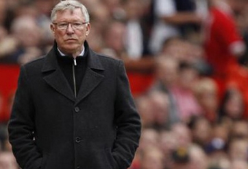 Sir Alex phản ứng khi MU thua thảm gã hàng xóm