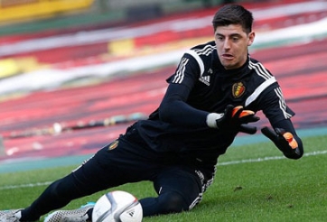 Chelsea nhận hung tin từ Thibaut Courtois