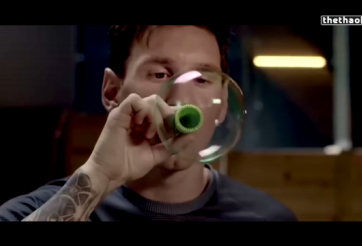 VIDEO: Messi trổ tài tâng bong bóng xà phòng