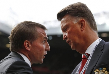 Van Gaal cười mãn nguyện, Rodgers đổ lỗi cho trọng tài