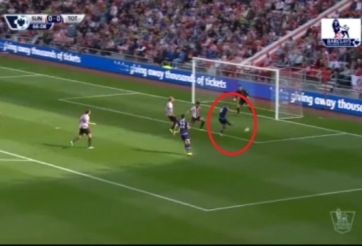 VIDEO: Pha bỏ lỡ khó tin của Harry Kane trước Sunderland