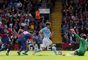 VIDEO: Sao Man City tái hiện pha bỏ lỡ kinh điển của Torres