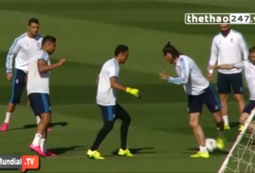 VIDEO: Thủ thành Navas bị Ronaldo và Bale xỏ mũi trong buổi tập