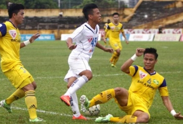 Ngọc Hải nói gì sau pha vào bóng khiến Anh Khoa ngồi xe lăn?