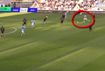 VIDEO: Sao trẻ Man City tái hiện pha solo thần thánh của Messi ở UEFA Youth League