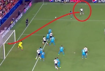 VIDEO: Cầu thủ Valencia ghi bàn thắng ở góc sút không tưởng