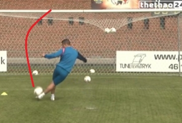 VIDEO: Pha biểu diễn kỹ thuật rabona khó tin của cầu thủ vô danh