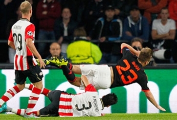 Roy Keane: 'Pha tắc bóng của Moreno với Shaw thật xuất sắc'