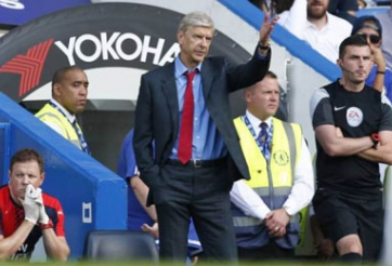 Thua trận, HLV Wenger chỉ trích trọng tài và Costa