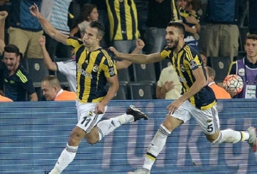 Nani và Persie thay nhau nổ súng tại Fenerbahce