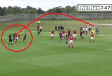 VIDEO: Siêu phẩm xe đạp chổng ngược ấn tượng của cầu thủ vô danh