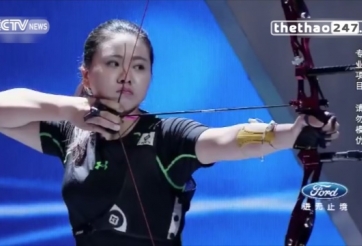 VIDEO: Ngỡ ngàng cô gái bắn tên xuyên qua bốn quạt điện trúng hồng tâm