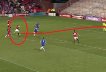 VIDEO: James Wilson ghi bàn đẳng cấp trong màu áo U21 Man United