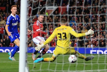 Martial và Rooney lập công, MU vào vòng 4 League Cup