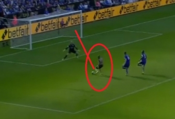VIDEO: Bàn thắng của Walcott vào lưới Leicester