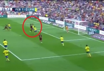 VIDEO: Suarez bật cao đánh đầu tung lưới Las Palmas