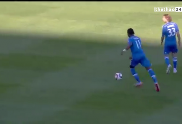 VIDEO: Pha sút phạt thành bàn đẳng cấp của Drogba trên đất Mỹ