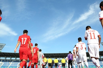 Đức Chinh lập cú đúp, U19 Việt Nam hạ gục Hong Kong