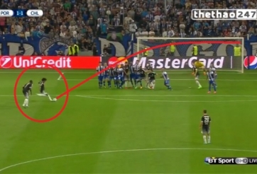 VIDEO: Cú sút phạt thần sầu của Willian khiến Casillas chôn chân