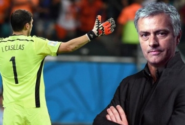 Casillas 'đá đẹp' Mourinho trên Twitter