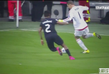 VIDEO: Manuel Neuer lại trổ tài lao ra sát biên khống chế bóng