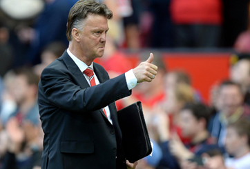 HLV Van Gaal loại Rooney tìm người đá phạt đền mới cho MU