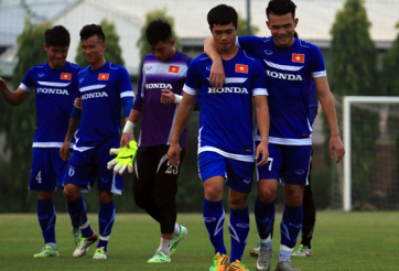 Điểm tin tối 1/10: Việt Nam tăng 3 bậc, Bầu Đức tiết lộ lí do chọn Mito