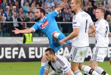 VIDEO: Pha phối hợp ghi bàn như trong sách giáo khoa của Higuain