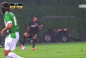 Video hài hước: Pha lừa bóng chỉ thiên tài mới làm được