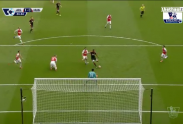 VIDEO: Tình huống hỏng ăn đáng tiếc của Martial khi đối mặt Petr Cech