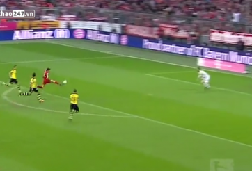 VIDEO: Pha tăng tốc ghi bàn khiến 3 cầu thủ Dortmund ngửi khói của Lewandowski