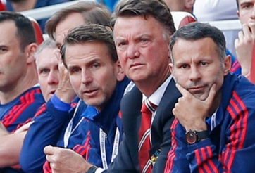 HLV Van Gaal sốc nặng sau trận thua Arsenal