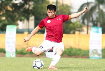 VIDEO: Văn Quyến sút phạt thành bàn trong ngày tái xuất sân cỏ