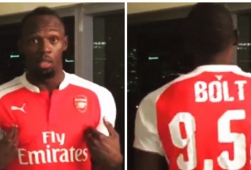 Fan bự M.U phải mặc áo Arsenal vì thua cược