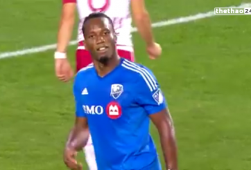 VIDEO: Xem Drogba 'yểm bùa' trái bóng khiến đối phương sút trượt penalty