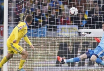 VIDEO: 2 pha cứu thua bằng chân tuyệt đỉnh của De Gea trước Ukraine