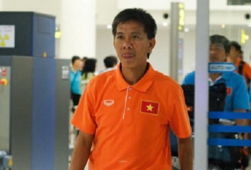 HLV U19 Việt Nam lên đường thi tốt nghiệp