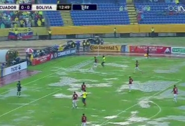 VIDEO: Cách duy nhất để khắc chế tốc độ khủng khiếp của Antonio Valencia