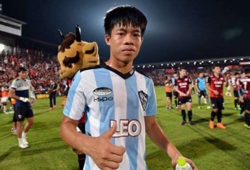 VIDEO: Cầu thủ 15 tuổi ghi bàn thắng để đời ở giải VĐQG Thái Lan