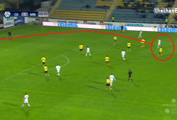 VIDEO: Siêu phẩm sút xa không tưởng của Ibra đệ nhị