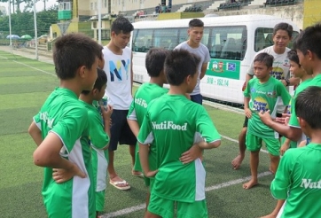 Trò cưng bầu Đức thăm học viện bóng đá mới của HAGL