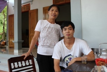 Mẹ Công Phượng lo con yêu đương sớm sẽ hỏng sự nghiệp