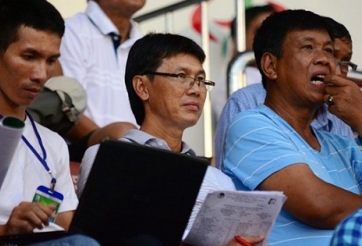 HLV Miura chỉ đạo trợ lý theo sát giải U21 Quốc gia