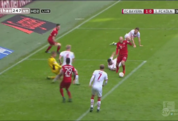 VIDEO: Khi Robben trở lại với vai trò hung thần bên cánh phải